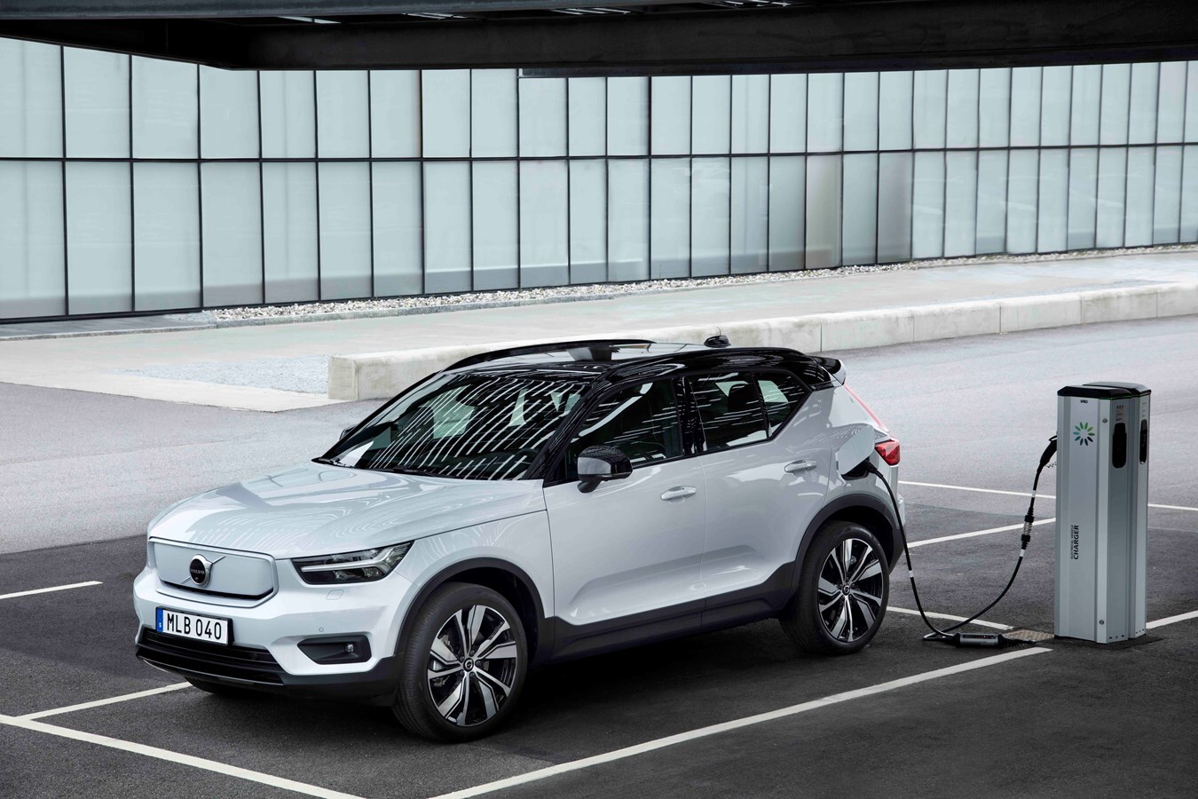 Volvo XC40 Recharge.jpg