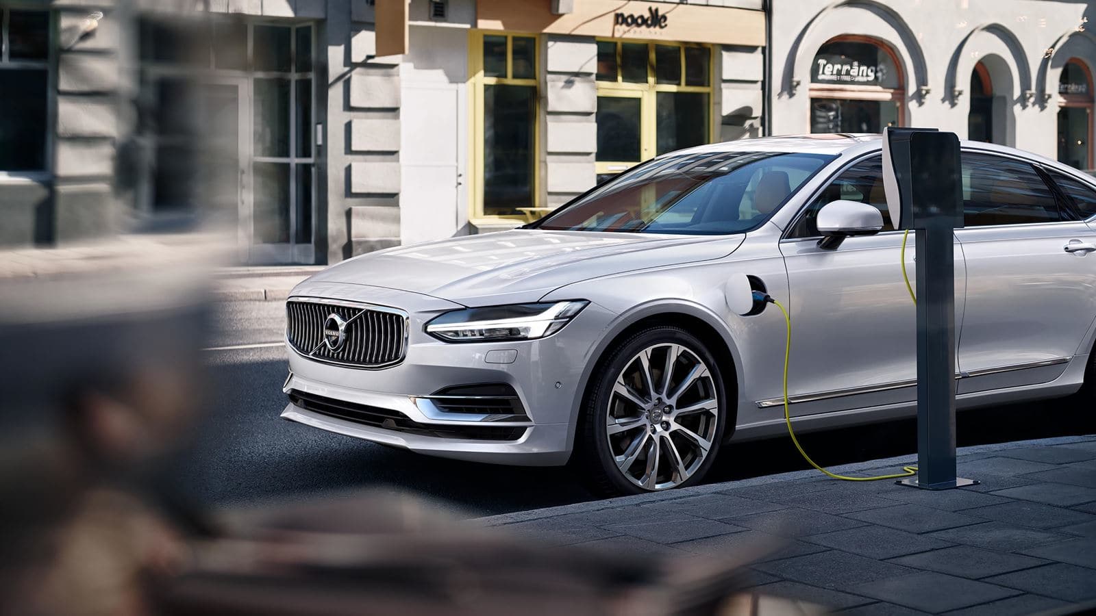 volvo s90 hybrid exterior front left
