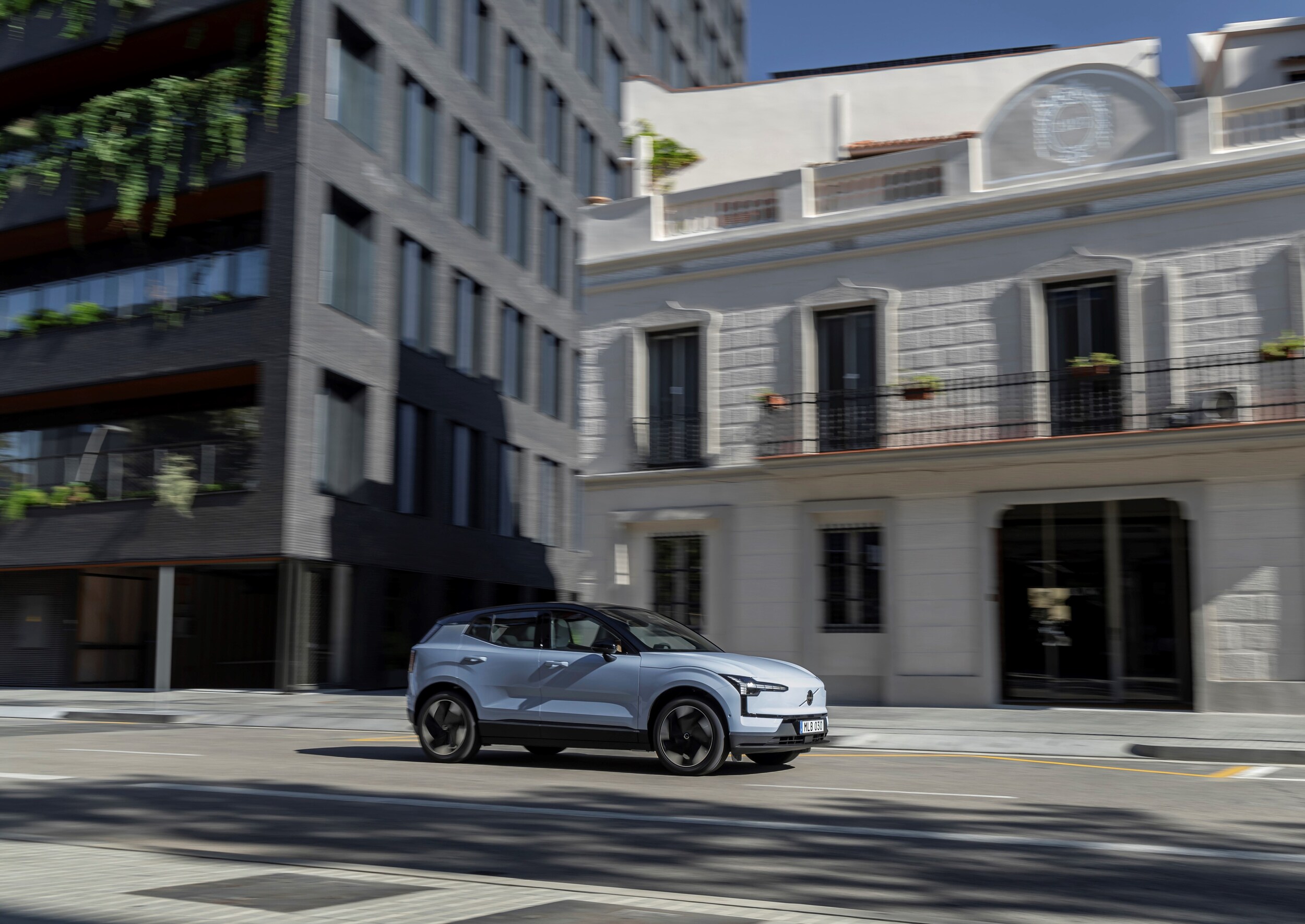 318896_Volvo_EX30_Cloud_Blue_Exterior.jpg