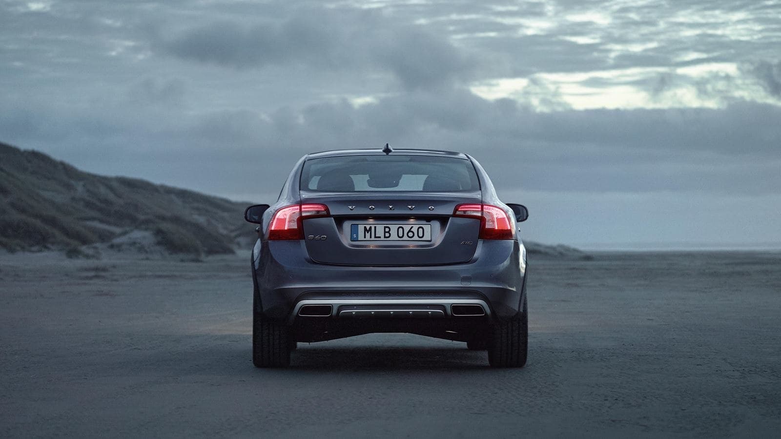 volvo-s60-crosscountry-exterior-back-patrik-johall-v1