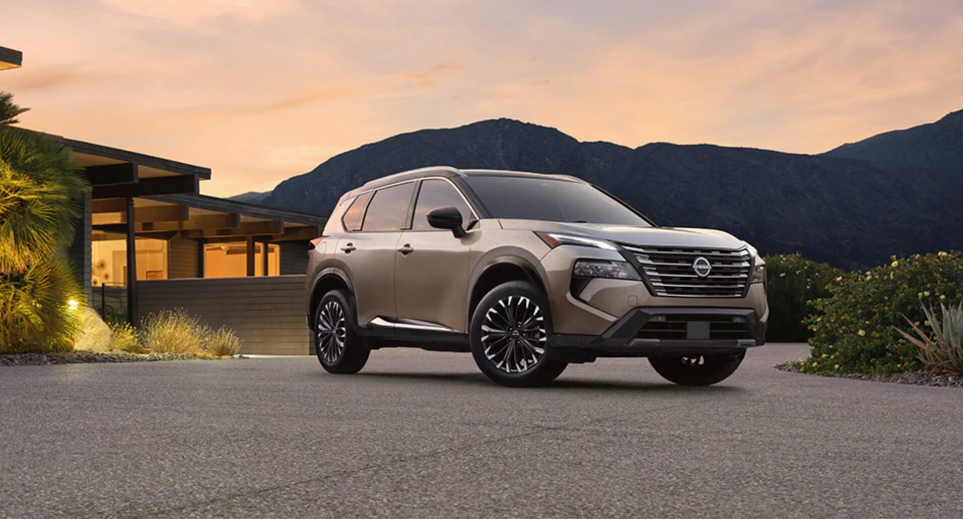 2025 Nissan Rogue Platinum in Everest White Tricoat for sale in Lufkin, TX