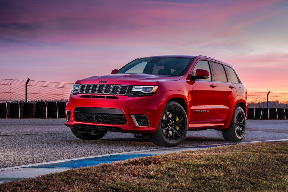 2018-Jeep-GrandCherokee- Trackhawk-SUV-L11.png