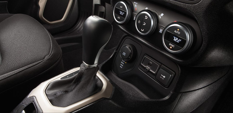 2017 Jeep Renegade Tech Features in Festus, MO
