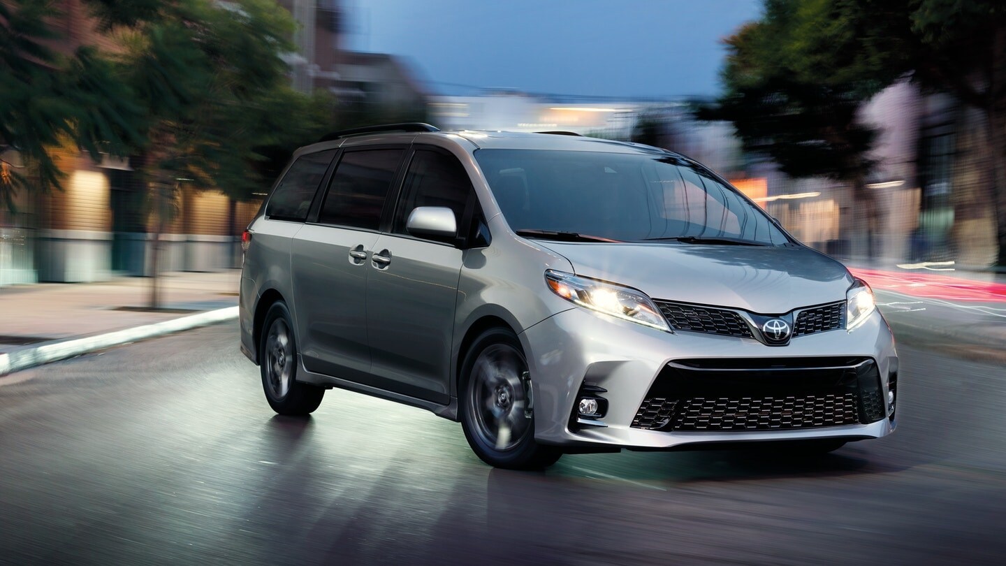 2019 Toyota Sienna.jpg