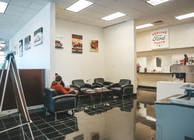 2022-05-18 10_38_31-Luther Service Dept Waiting Area.jpeg ?- Photos.png