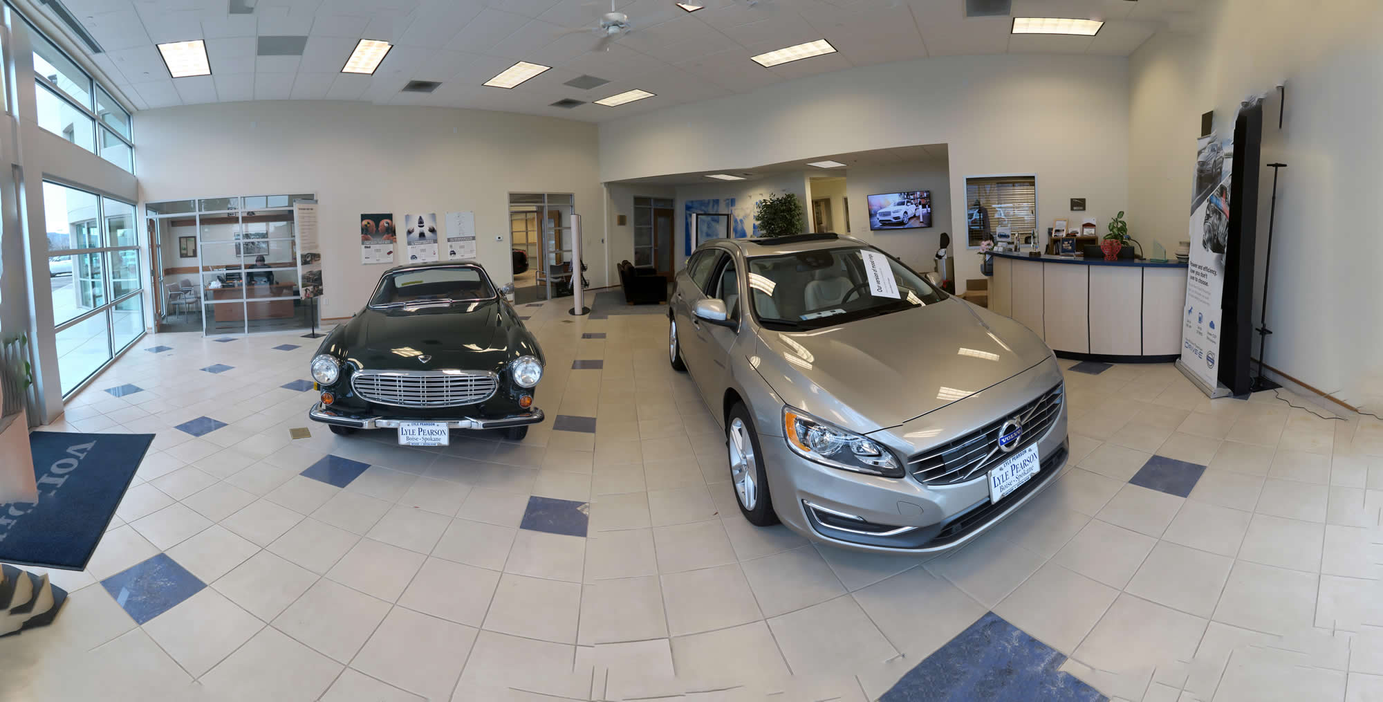VOLVO SHOWROOM sm.jpg