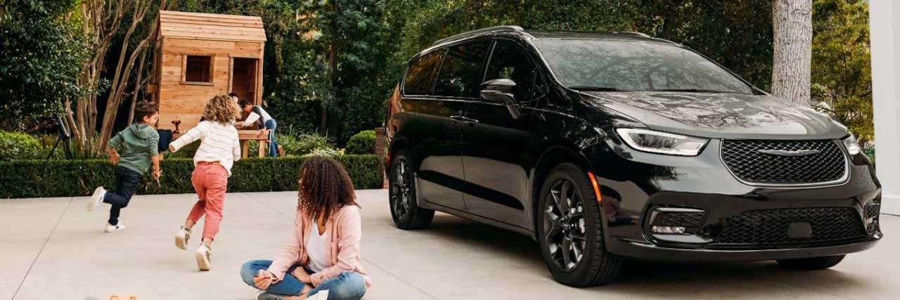 2023-chrysler-pacifica.jpg 2023 Chrysler Pacifica in Jackson, MS