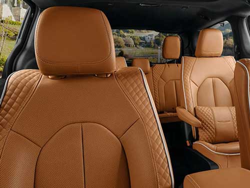 2023 Chrysler Pacifica interior seats