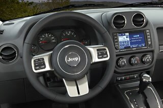 2011-Jeep-Patriot-12-Interior.jpg