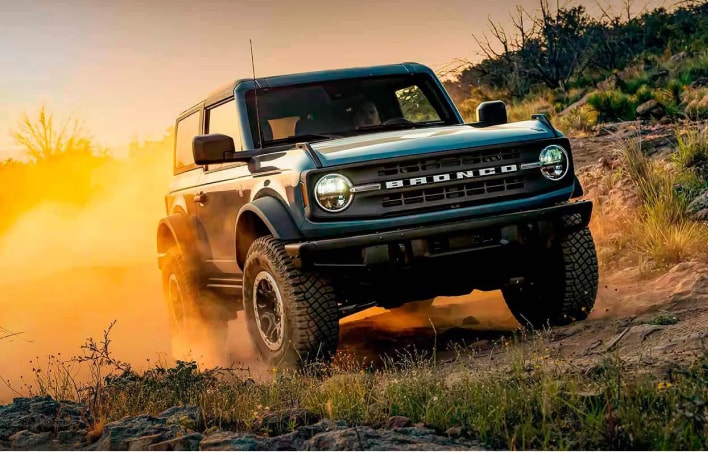 Hummer driving off road