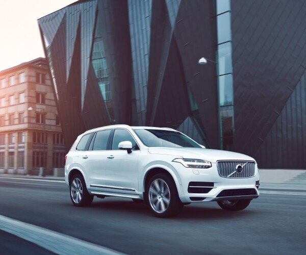 2017-Volvo-XC90-Inscription-L02 (1).jpg