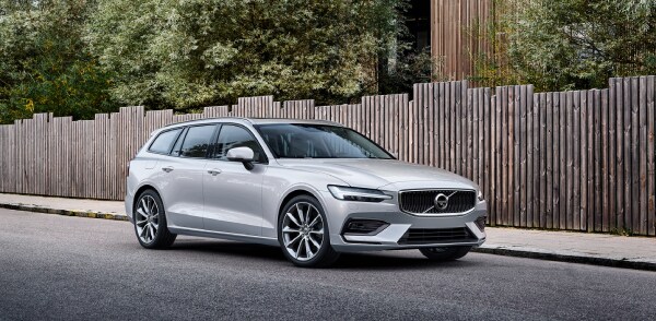 2019-Volvo-V60-Momentum-T6-SUV-Hatchback-L03 (1) (1).jpg