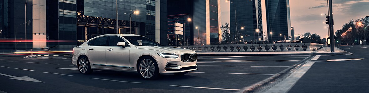 2018-Volvo-S90-Inscription-T8-Sedan-L05.jpg