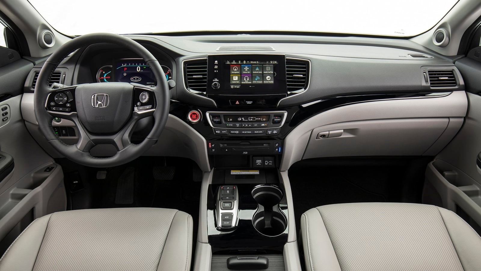 2022 Honda Pilot interior.jpg