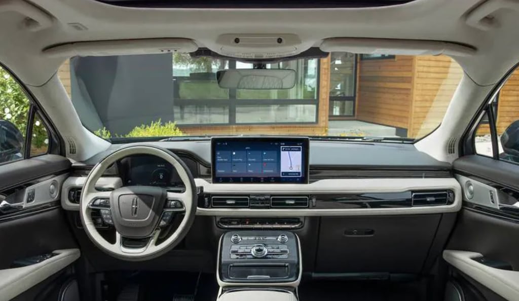2023 Lincoln Nautilus Interior.png