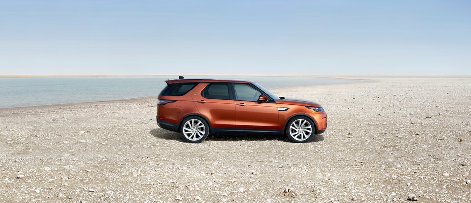 2017 Land Rover Discovery - Exterior (1).jpeg