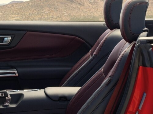 2025 Ford Mustang front seats