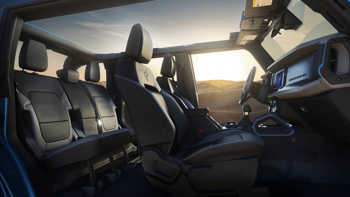 2021-Ford-Bronco-OuterBanks-4Door-SUV-I01.jpg