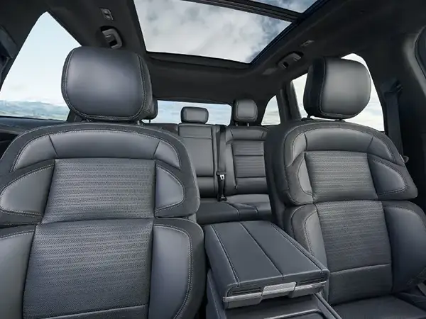 2025 Lincoln Nautilus interior