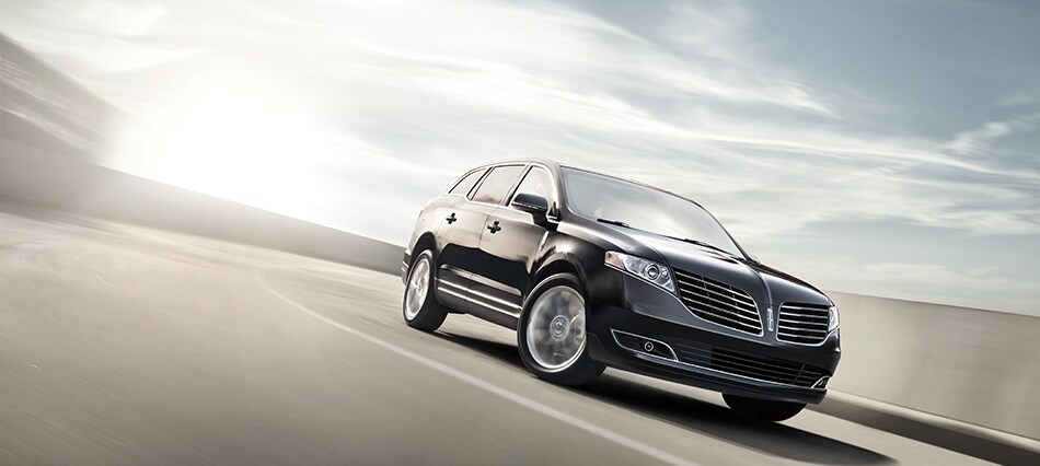 2018 Lincoln MKT Main 2.png