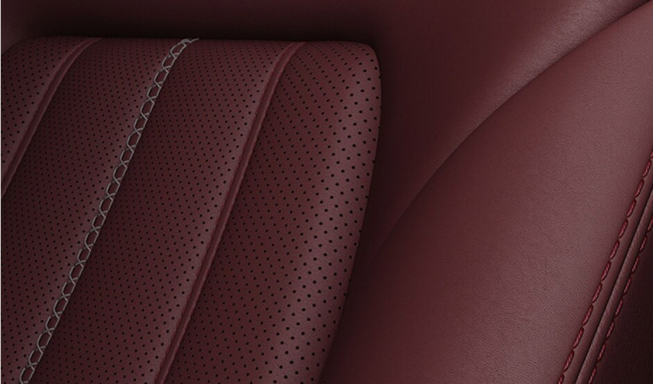 KURO Edition Features - Seat KURO Edition Features - Seating