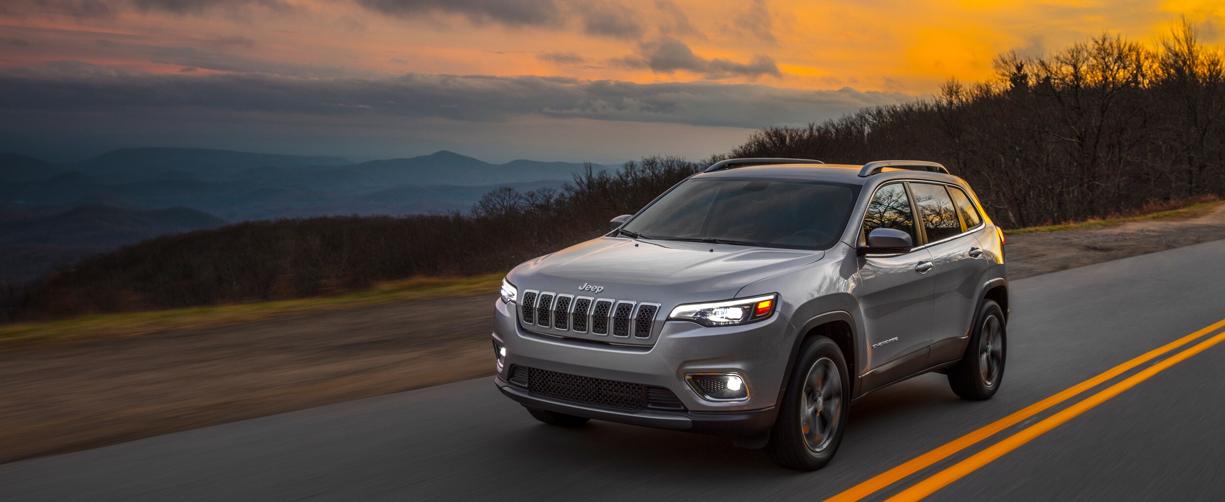 2019 Jeep Cherokee - Exterior (6).jpeg