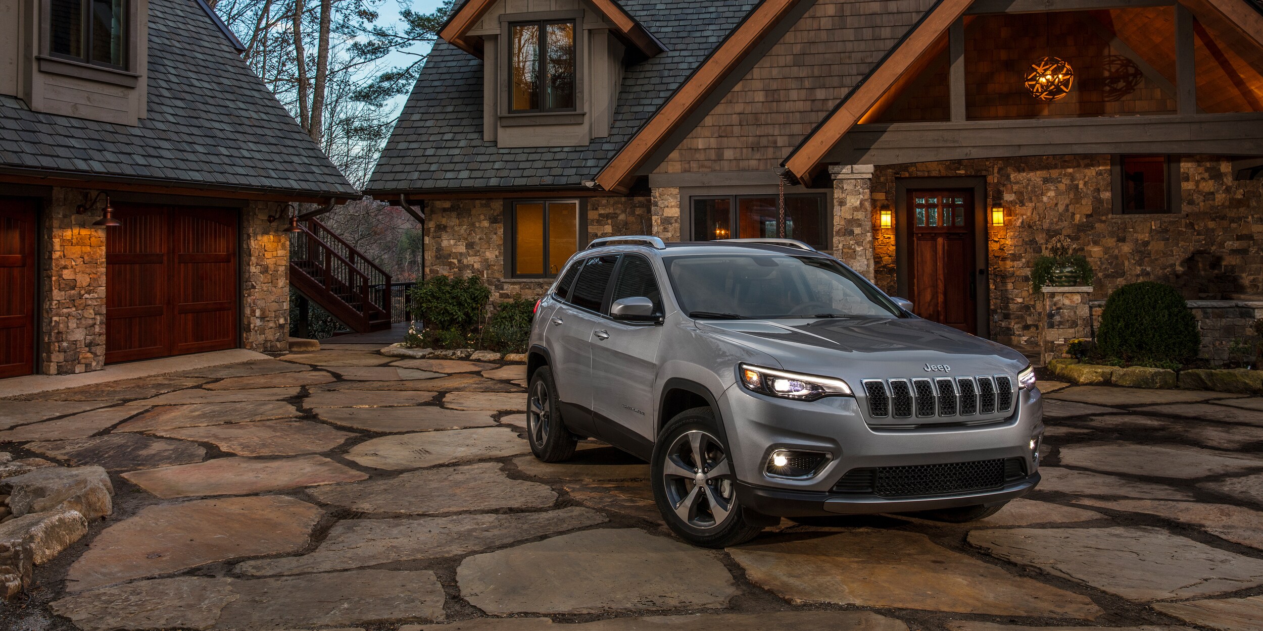 2019 Jeep Cherokee - Exterior (4).jpeg