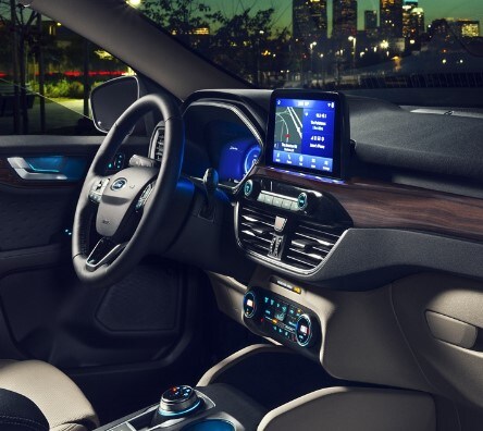 2020FordEscape_FrontDash.jpg