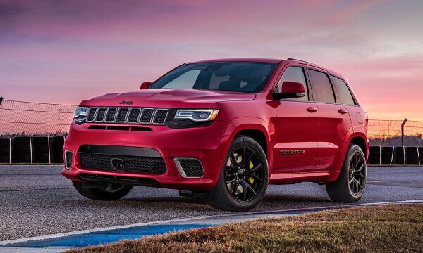 2019 Jeep Grand Cherokee at dusk