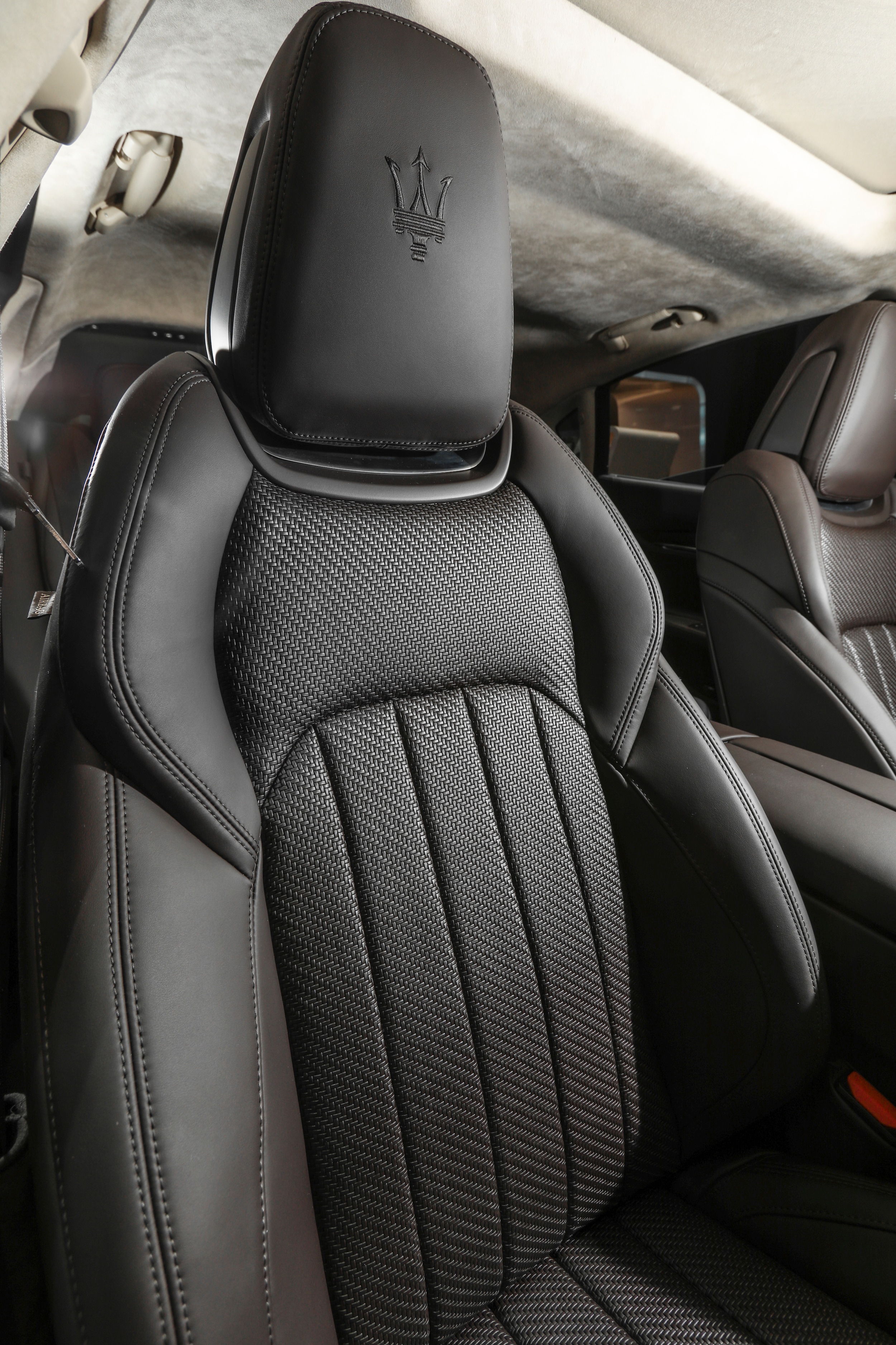 Large-15626-MaseratiQuattroporteSQ4GranLussoPELLETESSUTAZEGNAatGenevaMotorShow2019.jpg