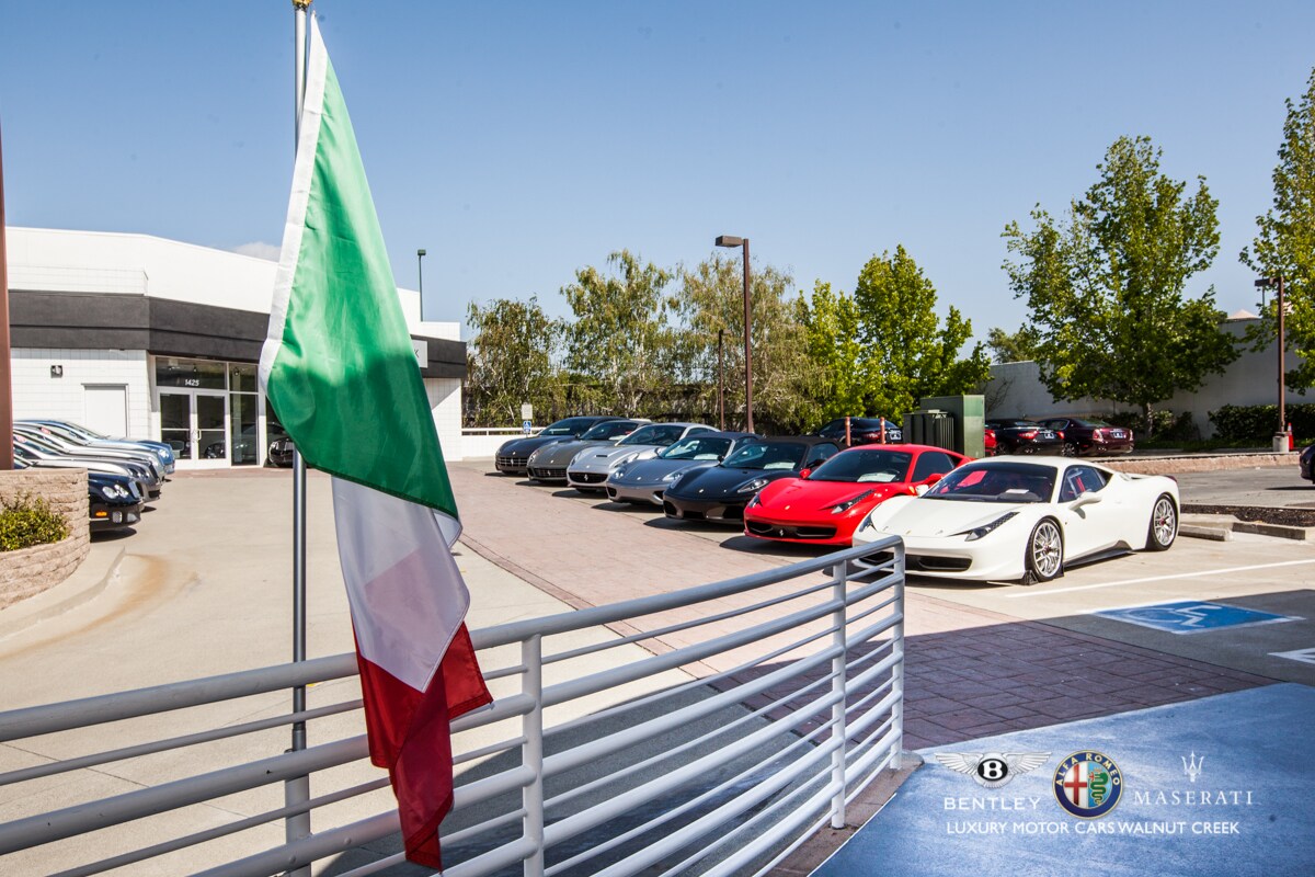 Ferrari Club-4.jpg