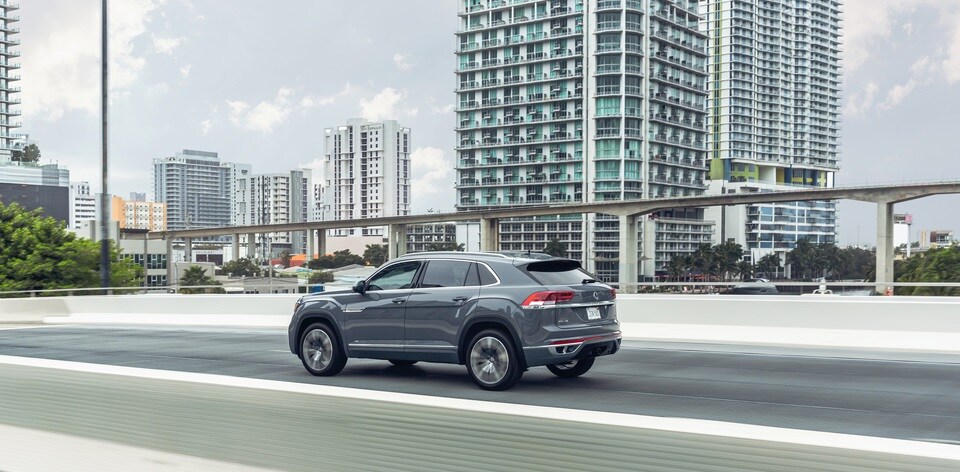 2021-Volkswagen-AtlasCrossSport-SELPremiumRLine.jpeg