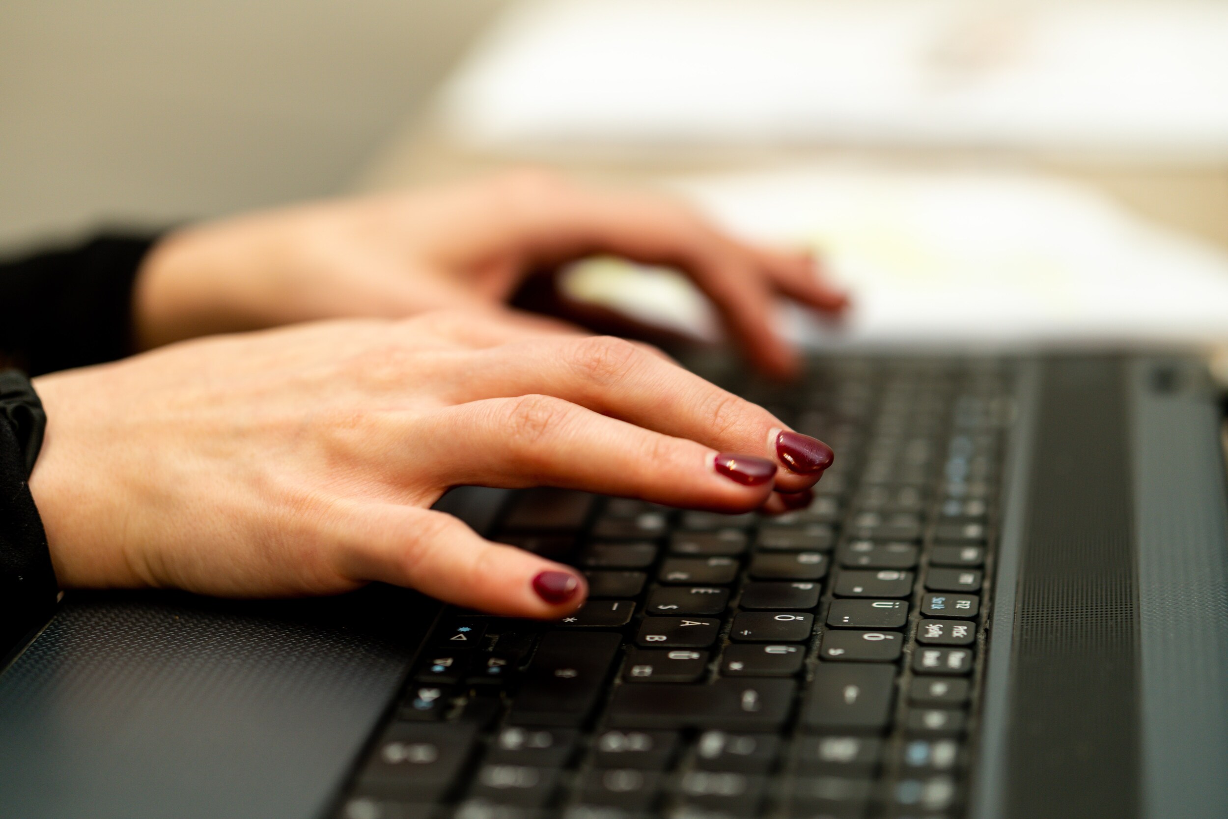 typing_on_computer.jpg