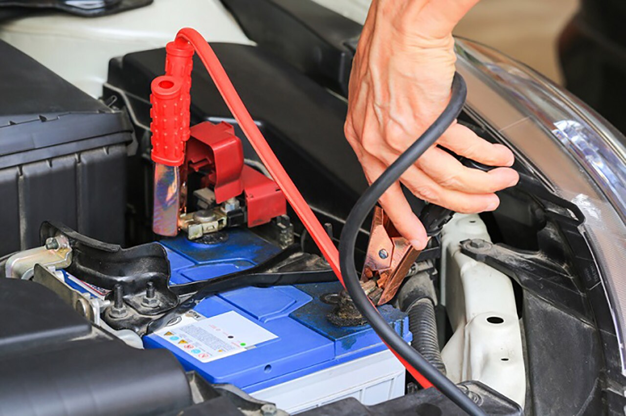 Jumper_Cables_In_Car.jpg
