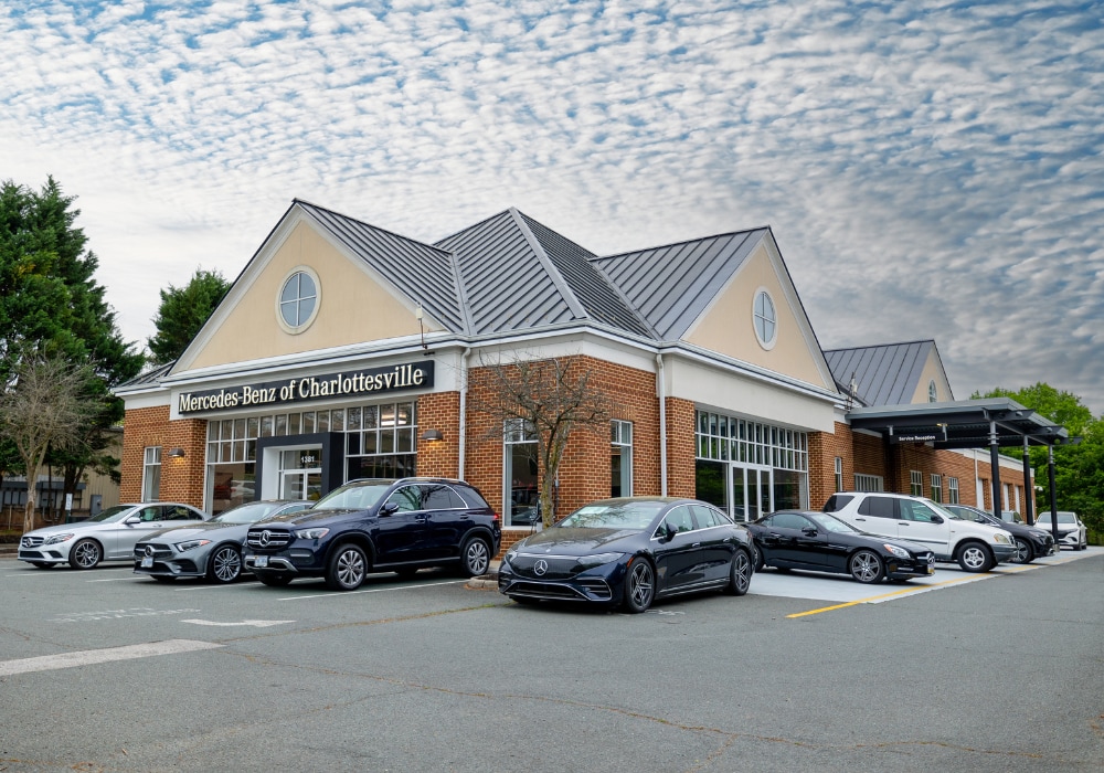 mercedes-benz-certified-pre-owned-cars-charlottesville.png Mercedes-Benz dealership in Charlottesville with Mercedes-Benz cars parked out front