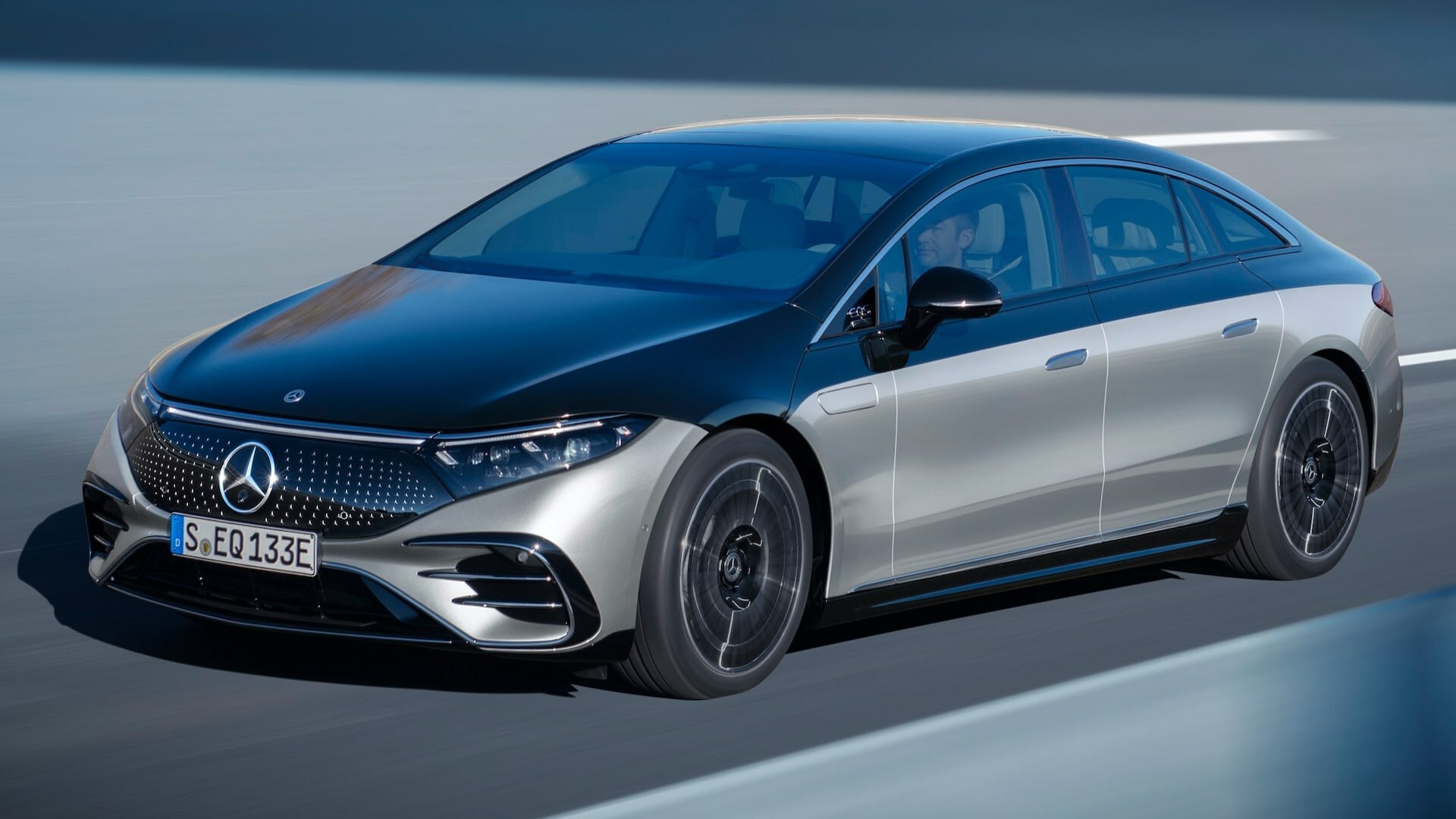 2022_Mercedes_Benz_EQS_28.png