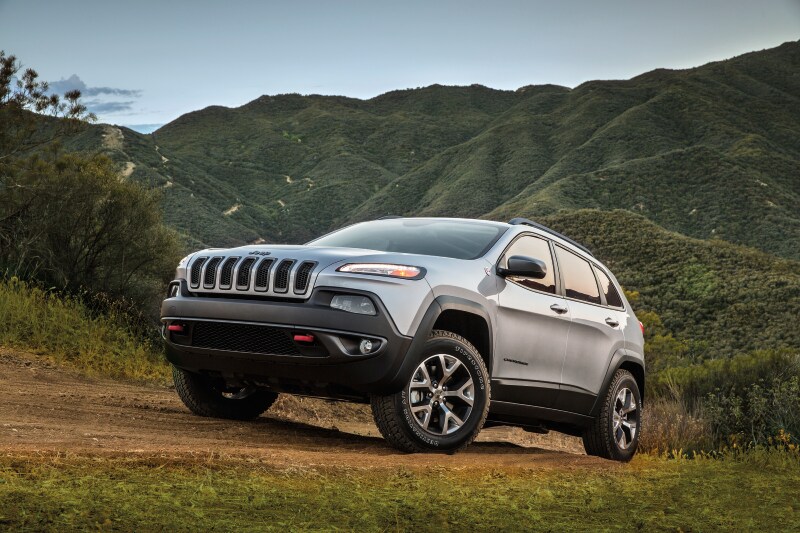 2018-Jeep-Cherokee-Trailhawk-Silver.png