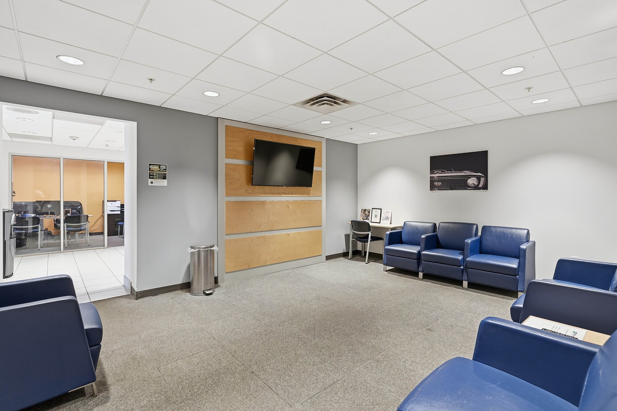 Customer waiting lounge at McGee Chevrolet of Middlebury in Middlebury, Vermont