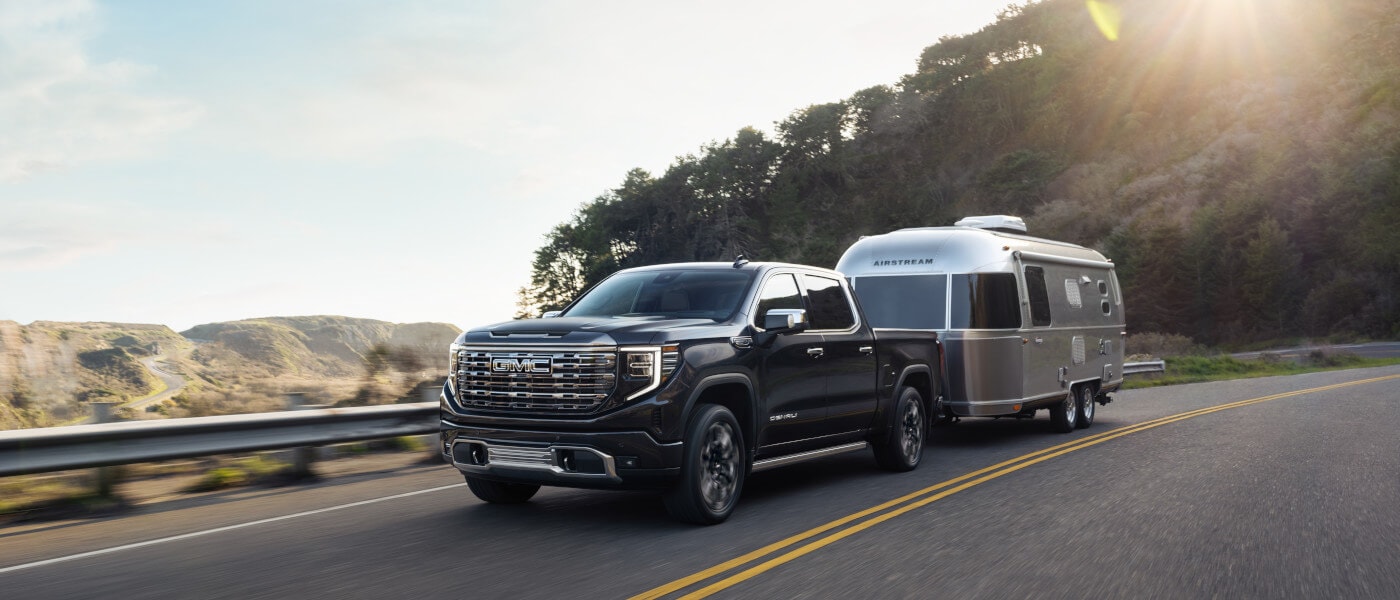 2025 GMC Sierra 1500 Exterior Towing A Trailer