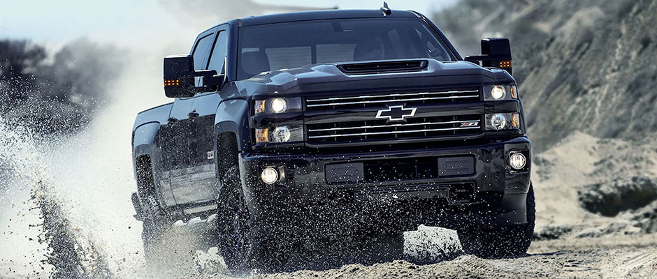 2016 Chevy Silverado 2500HD Driving in Mud