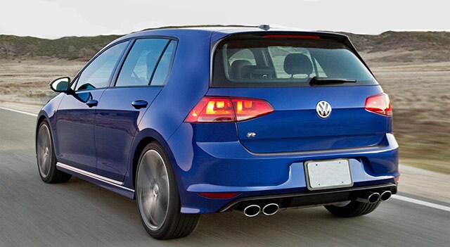 Purple 2016 Volkswagen R Rear Angle