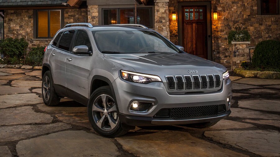 2020 Jeep Cherokee Headlights and Modern Grill