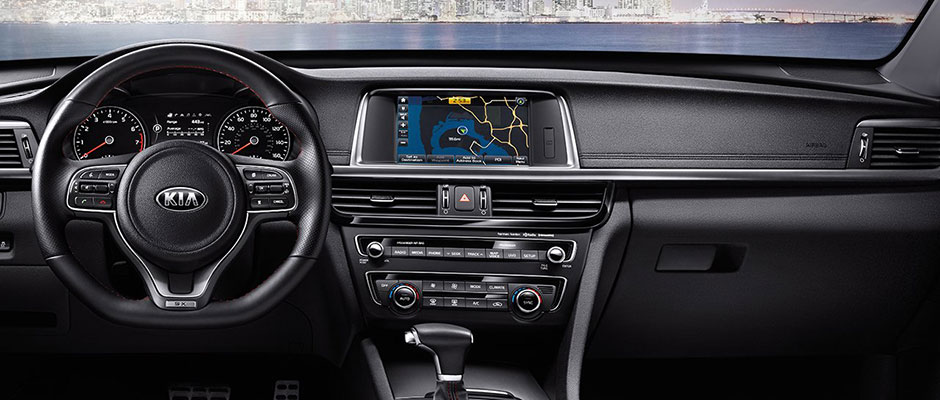 Front dash of the 2018 Kia Optima