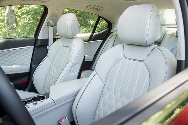 High quality leather seats and interior