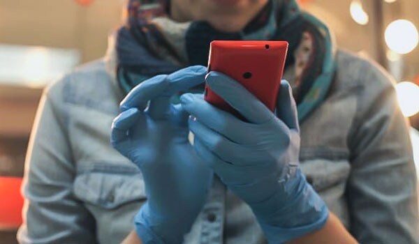 using smartphone with gloves on