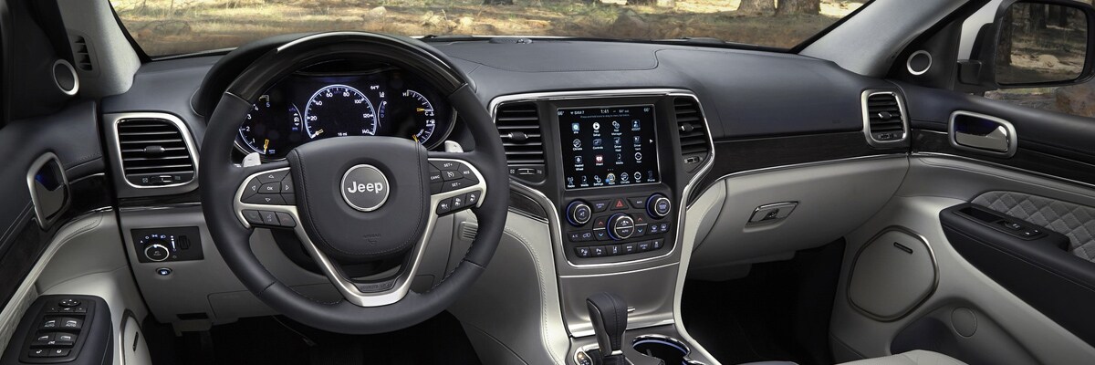 2020 Jeep Grand Cherokee leather interior