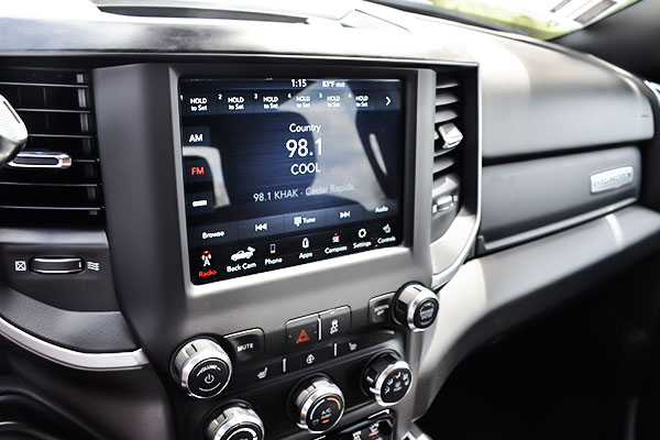 2020 Ram 2500 12-inch touchscreen