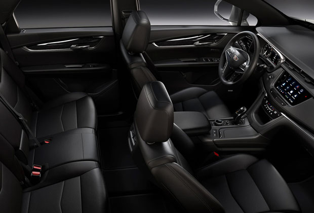 Black interior of the XT5