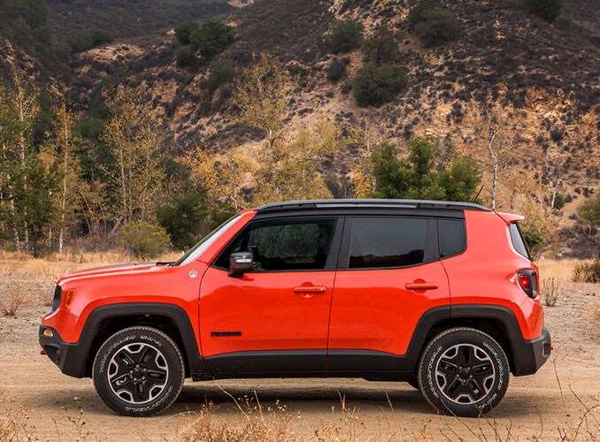 2016 Jeep Renegade off road 2016 Jeep Renegade in the country side