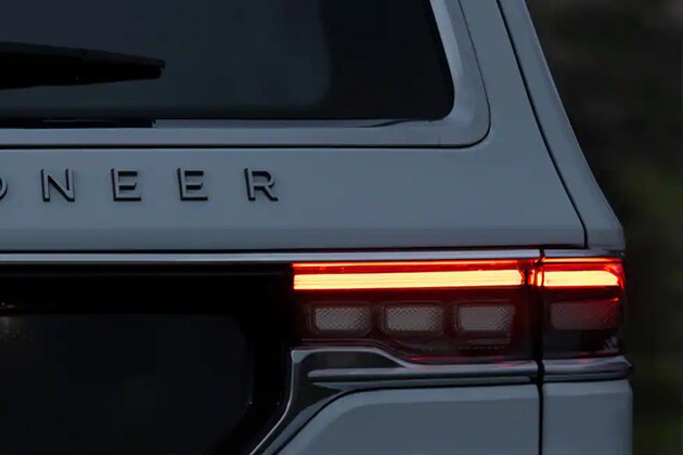 2022 Jeep Grand Wagoneer Trailhawk Off Roading
